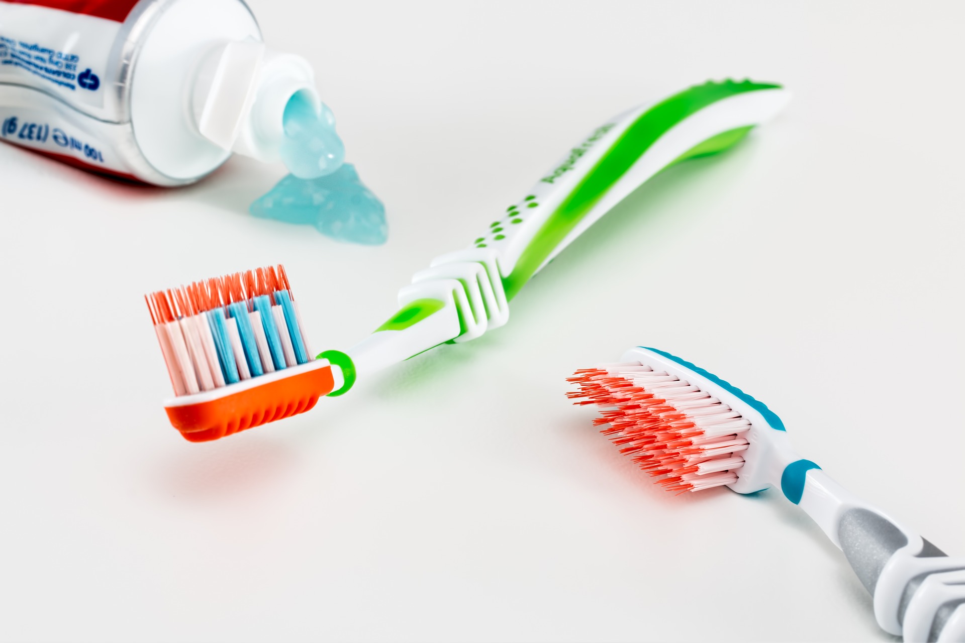 This Glasgow cosmetic dentist recommend using a toothbrush like the one pictured.